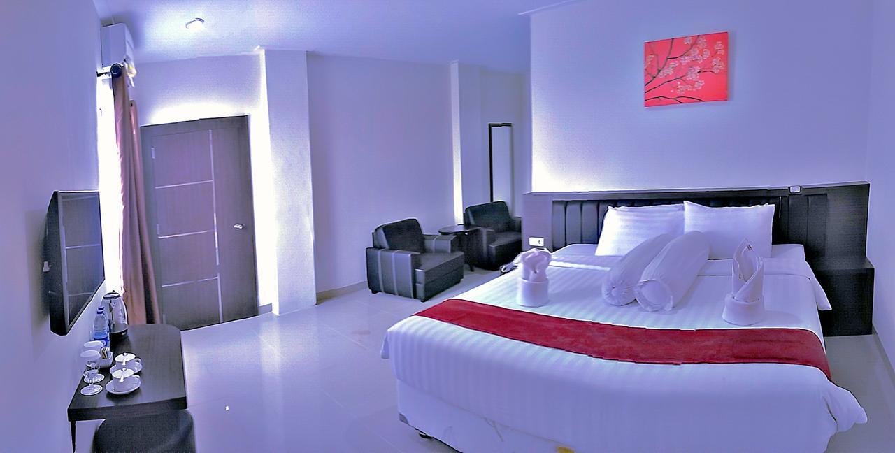 Grand Indobaru Hotel Selatpanjang Esterno foto