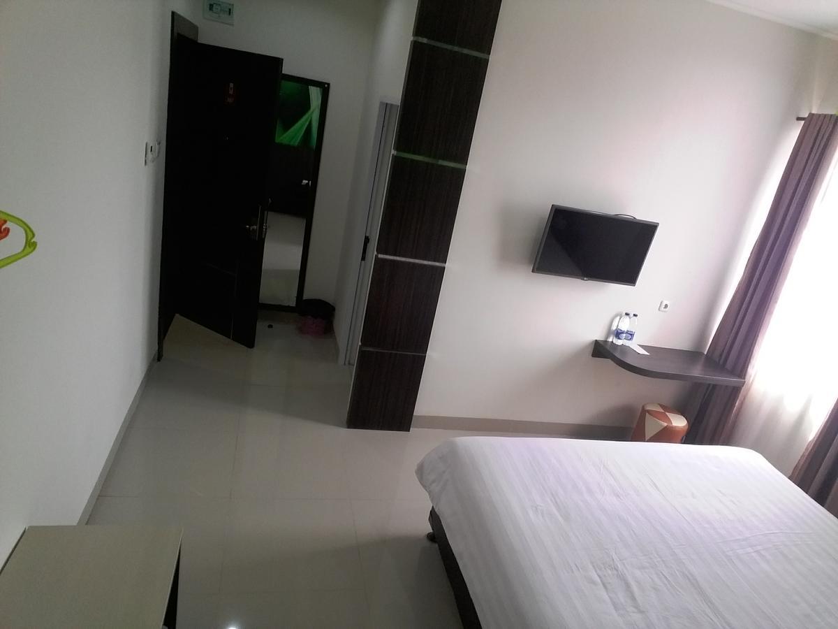 Grand Indobaru Hotel Selatpanjang Esterno foto